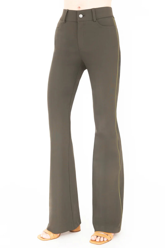 TIMOTHY FLARE JEAN PANT 022626