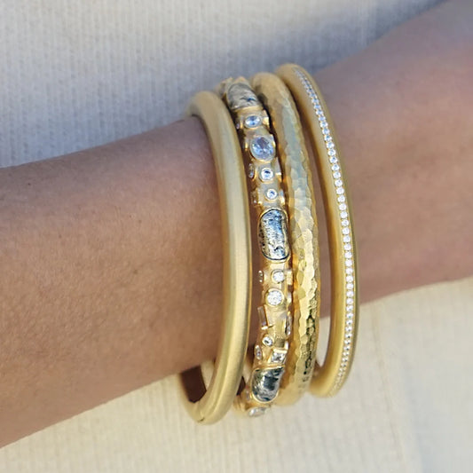 GOLD RIVA BANGLE 050525