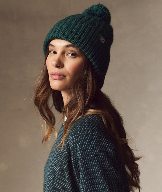 CABLE KNIT POM BEANIE