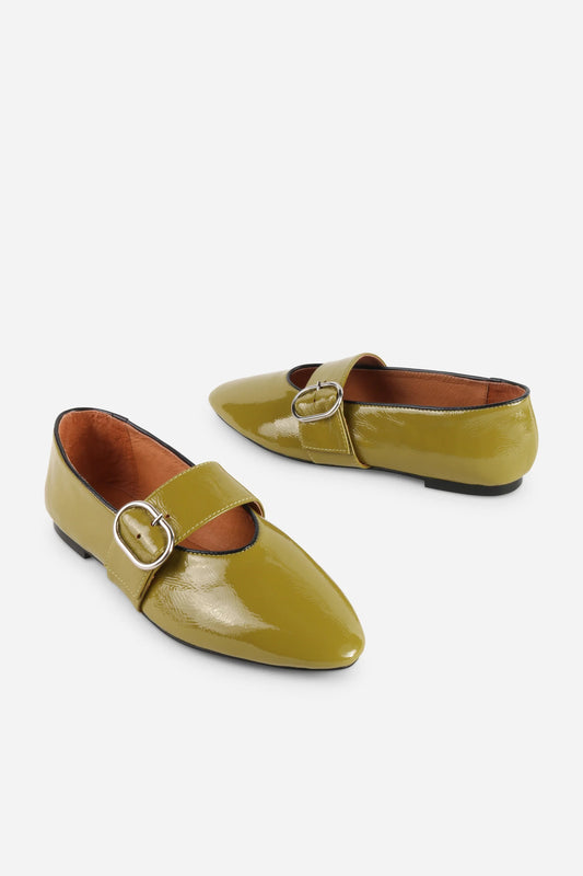 VARTAN BUCKLE FLAT 082126