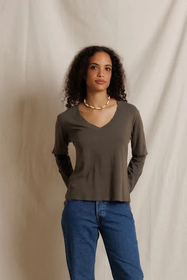 HENDRIX LS V NECK 072726