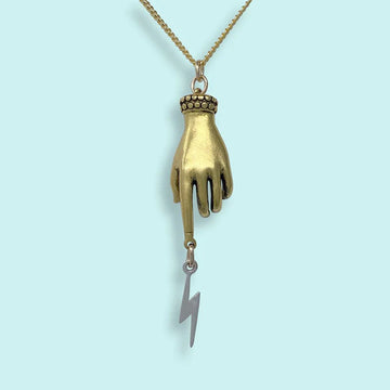 MAGICIANS HAND NECKLACE 051126